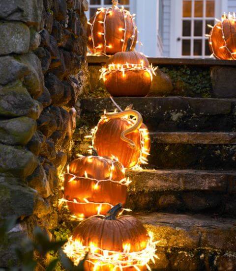 10 gợi ý trang trí tiệc Halloween độc đáo từ bí đỏ 49 trang tri tiec halloween