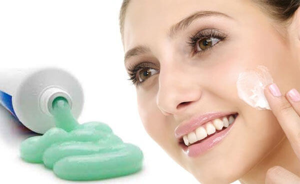 1.001 công dụng từ kem đánh răng, chị em đừng bỏ lỡ! 34 1.001 công dụng từ kem đánh răng, chị em đừng bỏ lỡ! 6