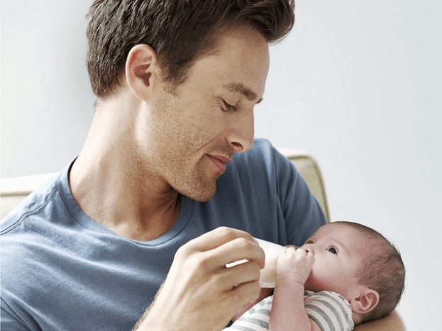 11 cách đơn giản để bé "nghiện" bố hơn 10