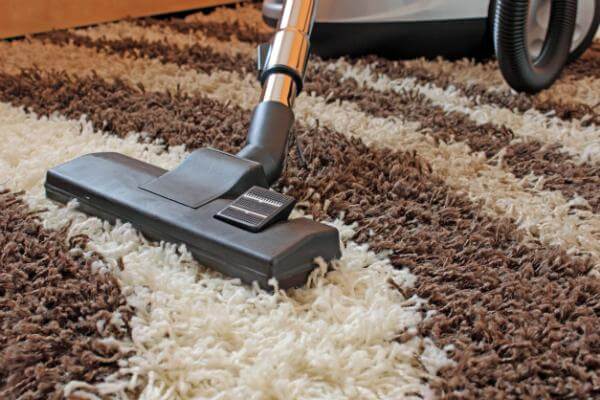 14 mẹo khử mùi hôi trong nhà vừa an toàn vừa hiệu quả lại không tốn tiền 41 khử mùi hôi trên thảm sàn nhà