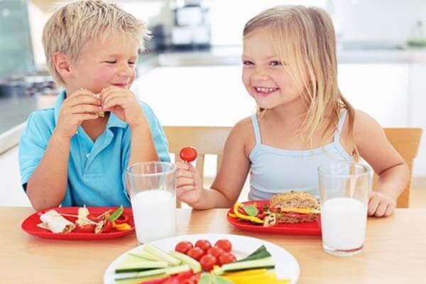 16 cách chữa ho hiệu quả cho cả người lớn và trẻ em bằng các nguyên liệu tự nhiên có sẵn 38 Uống nhiều nước và tăng chất lỏng