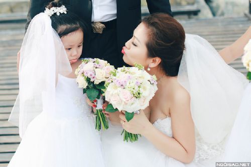 2 phù dâu nhí đẹp như thiên thần 1