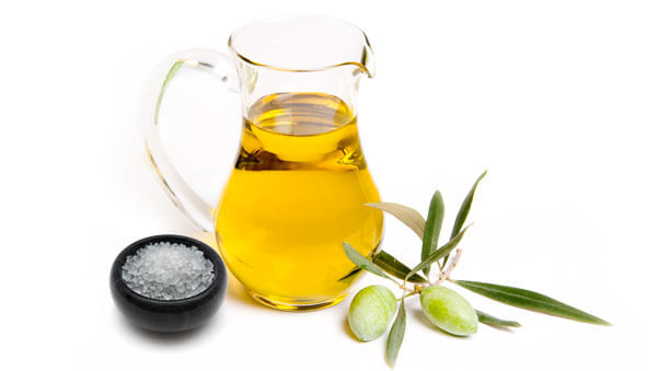 3 công thức tẩy tế bào chết giúp da trắng hồng, sạch mụn 36 Muối + Dầu Ôliu