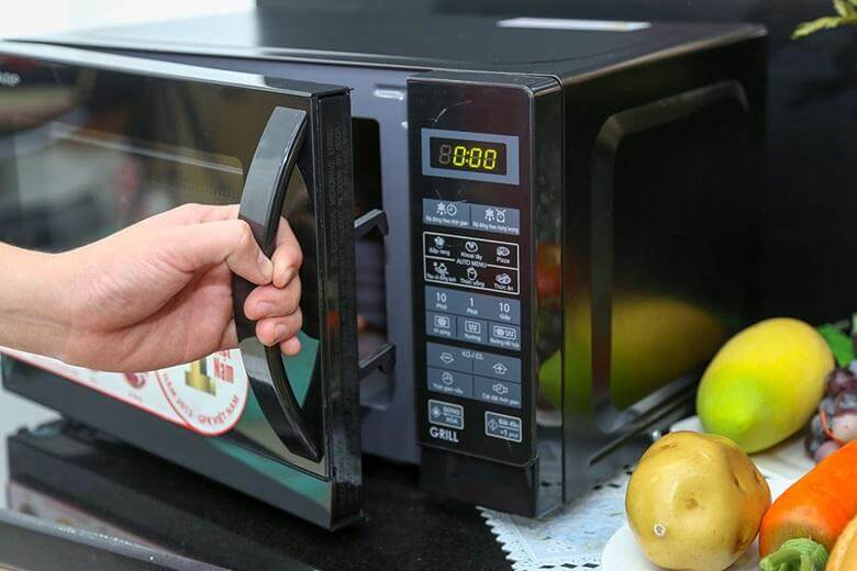 4 cách làm sạch lò vi sóng đơn giản nhưng hiệu quả 34 4 cách làm sạch lò vi sóng