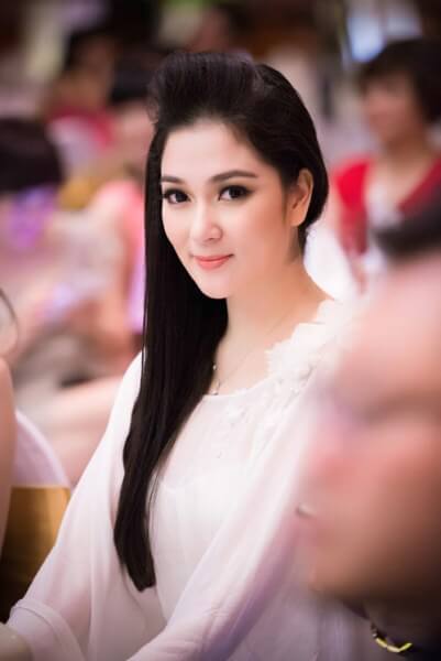 5 bà mẹ đơn thân hút mắt nhất showbiz Việt 16
