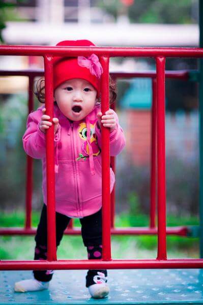 5 điều mẹ cần lưu ý khi trẻ vui chơi nơi công cộng 37 5-dieu-me-can-luu-y-khi-tre-vui-choi-noi-cong-cong