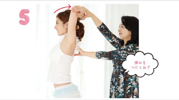 5 phút mỗi ngày với bài tập ngực dành cho mẹ sau sinh 20