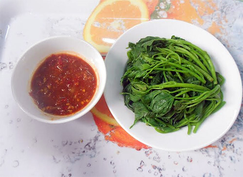 6 món rau giúp mẹ rút ngắn con đường chinh phục vòng eo thon 40 Rau lang luộc