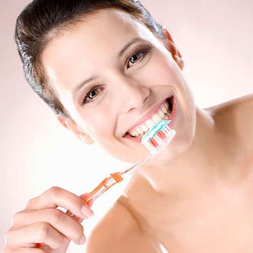 7 bí quyết giúp răng chắc khỏe, nụ cười rạng rỡ 36 7-bi-quyet-giup-rang-chac-khoe-nu-cuoi-rang-ro