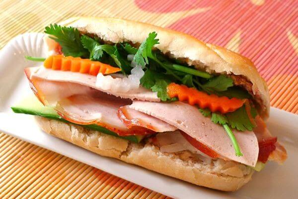 7 công thức biến tấu món ăn làm tăng ham muốn “yêu” 38 Thêm húng quế vào bánh mì thịt