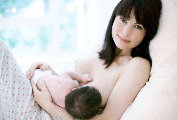 9 điều cấm kỵ khi nuôi con bằng sữa mẹ 34 9-dieu-cam-ky-khi-nuoi-con-bang-sua-me