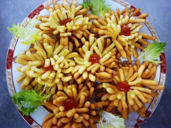 Bánh bột chiên hình bông cúc món ăn nhẹ giòn tan cho cả nhà 44 Bánh bột chiên hình bông cúc món ăn nhẹ giòn tan cho cả nhà 16