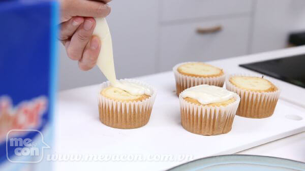 Bánh cupcake hình ông già Noel ngộ nghĩnh 57 Bánh cupcake hình ông già Noel ngộ nghĩnh 29