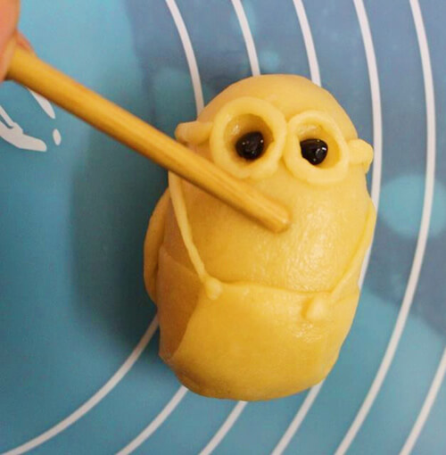 Bánh Trung thu hình Minion vị chanh cho bé 29