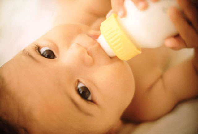 Bảo vệ bé yêu của mẹ khỏi bị sặc sữa 33 sac-sua