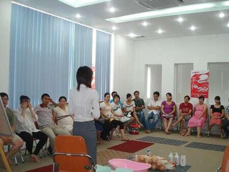 “Bầu” tham gia lớp học tiền sản 35 Ba bau hoc de