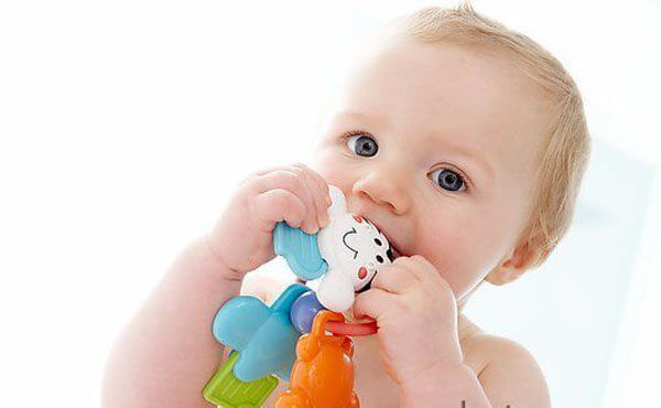 Bé 6 tháng tuổi thích hợp với trò chơi gì? 33 Bé 6 tháng tuổi thích hợp với trò chơi gì? 5