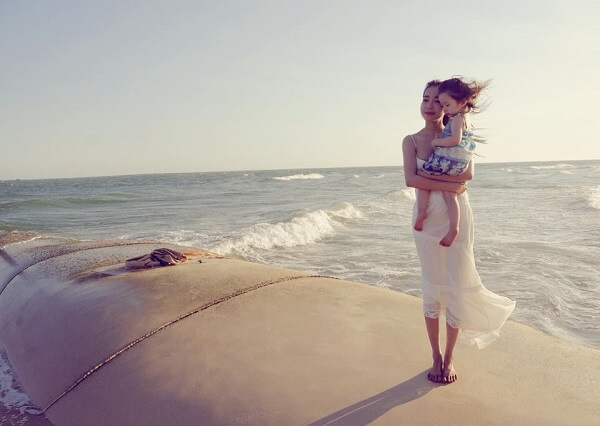 Bé Alfie Túc Mạch - con trai Elly Trần bụ bẫm đáng yêu trong thời kỳ mọc răng 53 Bé Alfie Túc Mạch - con trai Elly Trần bụ bẫm đáng yêu trong thời kỳ mọc răng 25