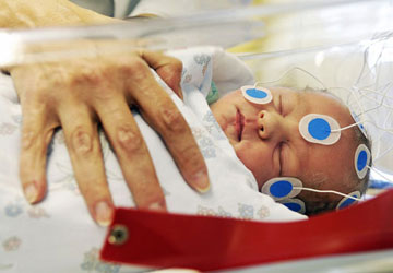 Bé có thể nghe và hiểu điều bạn nói ngay khi còn trong bụng mẹ 33 so-sinh