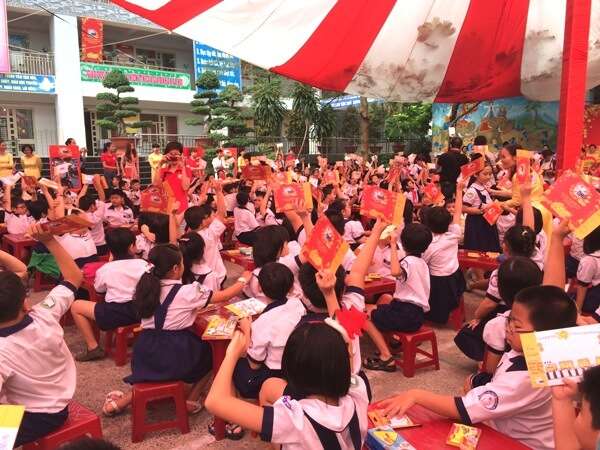 Bé cùng OMO tặng 5,000 vé xe cho người khó khăn về nhà đón Tết 7