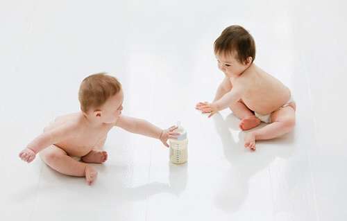 Bé uống bao nhiêu sữa một ngày là đủ? 34 be-uong-bao-nhieu-sua-mot-ngay-la-du