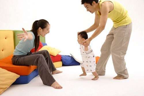 Bí quyết giúp bé an toàn khi tập đi 36 Bí quyết giúp bé an toàn khi tập đi 8