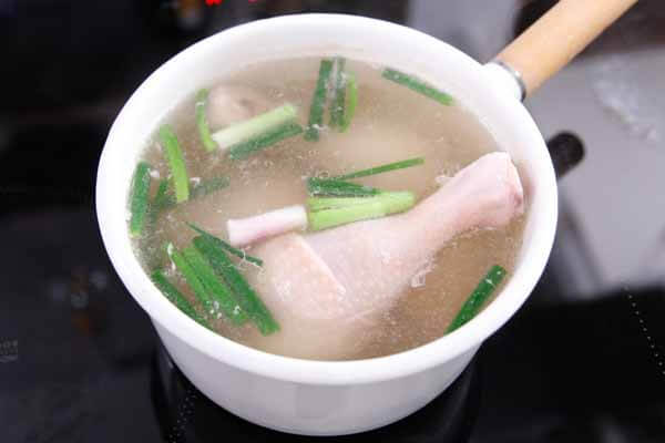 Bí quyết làm món gà luộc rút xương sốt mè Tứ Xuyên thơm ngon tại nhà 50 Bí quyết làm món gà luộc rút xương sốt mè Tứ Xuyên thơm ngon tại nhà 22
