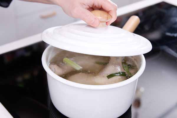 Bí quyết làm món gà luộc rút xương sốt mè Tứ Xuyên thơm ngon tại nhà 51 Bí quyết làm món gà luộc rút xương sốt mè Tứ Xuyên thơm ngon tại nhà 23