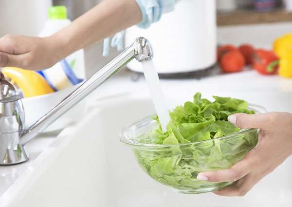 Bí quyết rửa rau giúp loại bỏ phần lớn hóa chất 33 bi-quyet-rua-rau-giup-loai-bo-phan-lon-hoa-chat