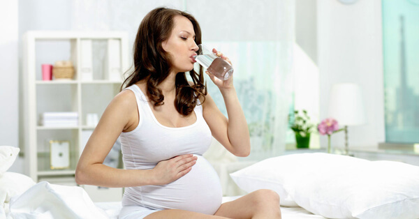 Bổ sung nước cho bầu: Loại nước nào là tốt nhất và bao nhiêu là đủ? 5