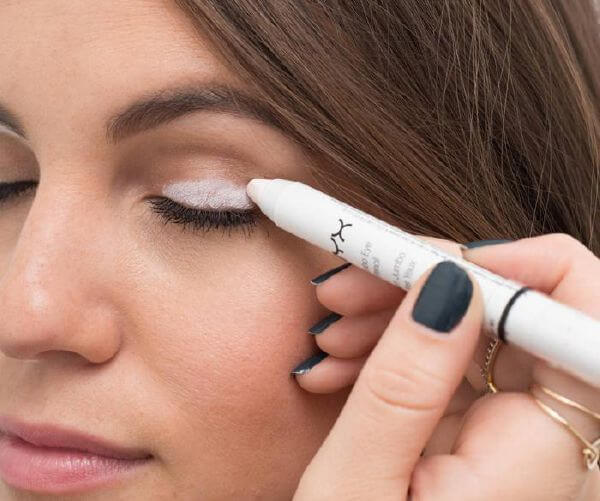 Bỏ túi 22 mẹo kẻ mắt ấn tượng cho mẹ 39