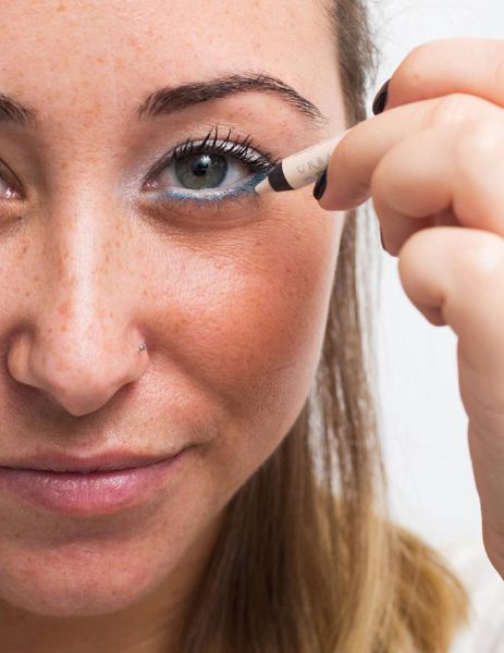 Bỏ túi 22 mẹo kẻ mắt ấn tượng cho mẹ 30