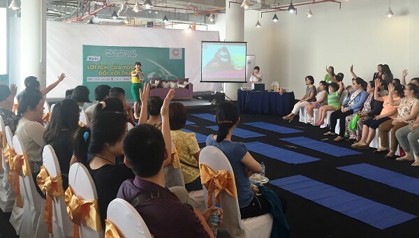 Buổi trải nghiệm Yoga đầy hứng khởi cho mẹ bầu tại Crescent Mall 40 Buổi trải nghiệm Yoga đầy hứng khởi cho mẹ bầu tại Crescent Mall 12
