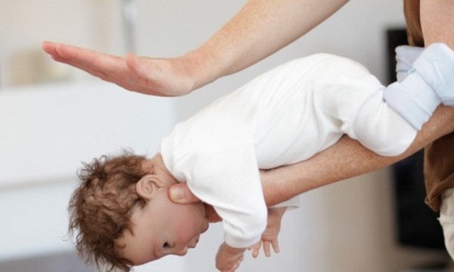Các bước sơ cứu nhanh khi bé bị sặc sữa, cháo mẹ nào cũng phải biết 35 Các bước sơ cứu nhanh khi bé bị sặc sữa, cháo mẹ nào cũng phải biết 7