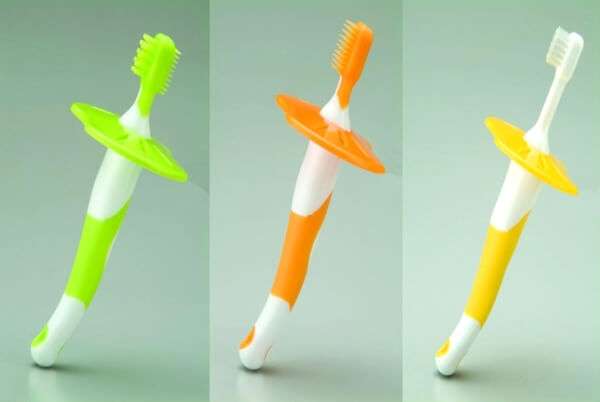 Các tác dụng làm đẹp bất ngờ của bàn chải đánh răng 35 cac-tac-dung-lam-dep-bat-ngo-cua-ban-chai-danh-rang