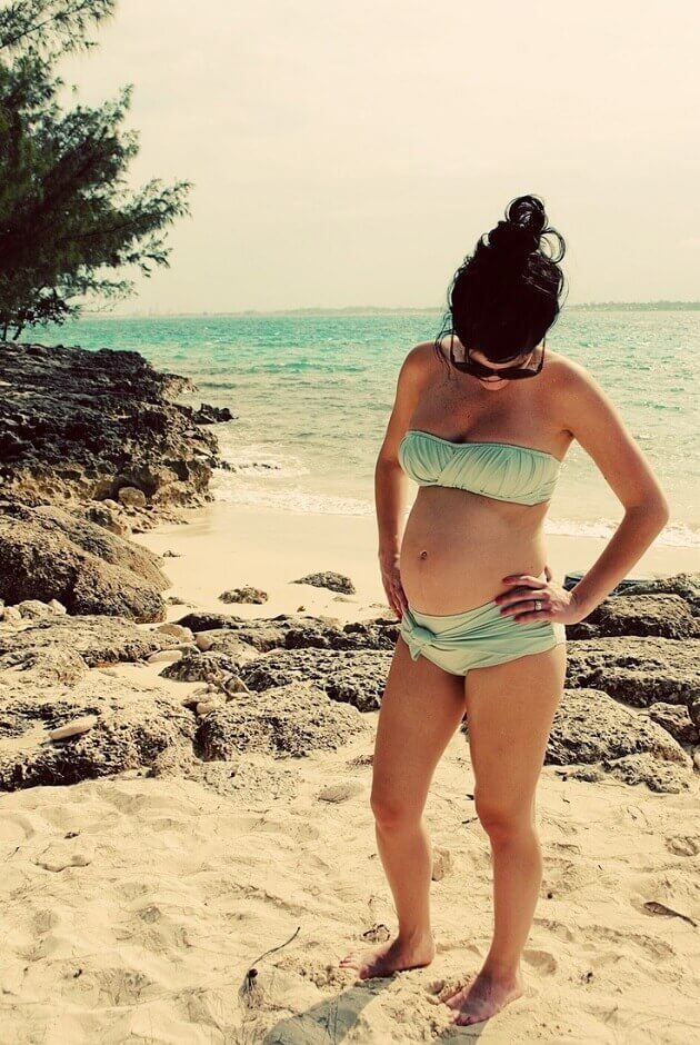 Cách chọn bikini cho bầu đẹp quyến rũ khi đi biển 107 Cách chọn bikini cho bầu đẹp quyến rũ khi đi biển 70