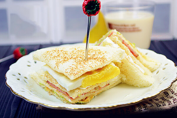 Cách làm bánh sandwich kẹp cho bé thích mê 43 Cách làm bánh sandwich kẹp cho bé thích mê 17