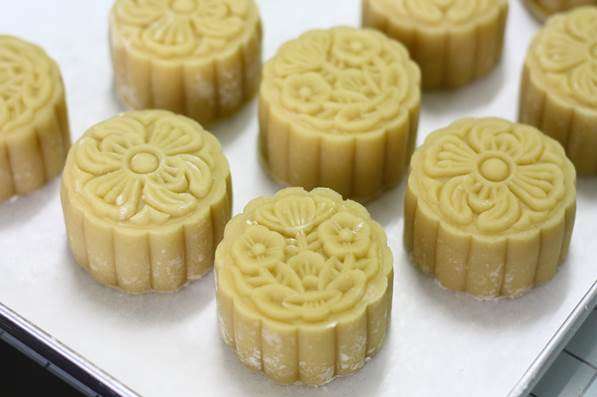 Cách làm bánh Trung Thu nhân dừa đơn giản cho người mới bắt đầu 40 cách làm bánh trung thu cho người mới bắt đầu