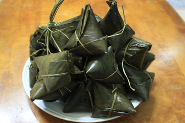 Cách làm bánh ú tro cúng Tết Đoan Ngọ 37 Cách làm bánh ú tro cúng Tết Đoan Ngọ 9