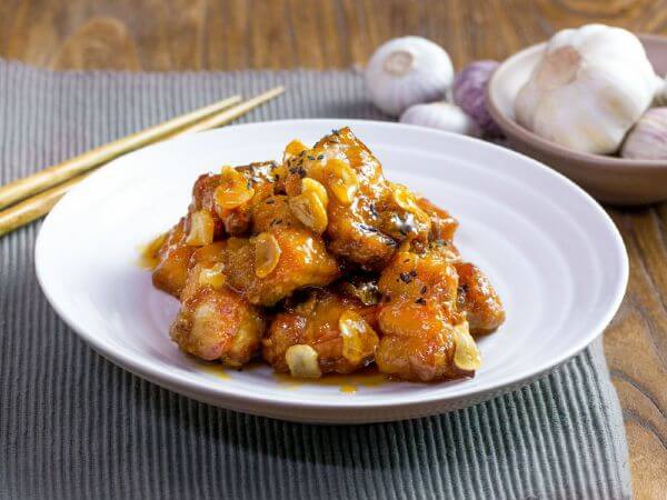 Cách làm sườn non chiên vàng sốt tỏi thơm phức 40 Cách làm sườn non chiên vàng sốt tỏi thơm phức 12
