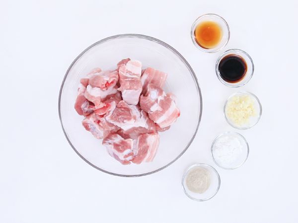 Cách làm sườn non chiên vàng sốt tỏi thơm phức 43 Cách làm sườn non chiên vàng sốt tỏi thơm phức 15