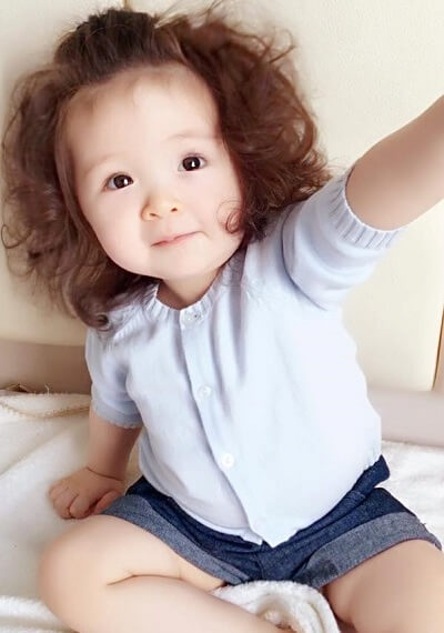 Cadie Mộc Trà – con gái Elly Trần trong bộ ảnh tóc xù mới cực dễ thương 47 Cadie Mộc Trà – con gái Elly Trần trong bộ ảnh tóc xù mới cực dễ thương 19