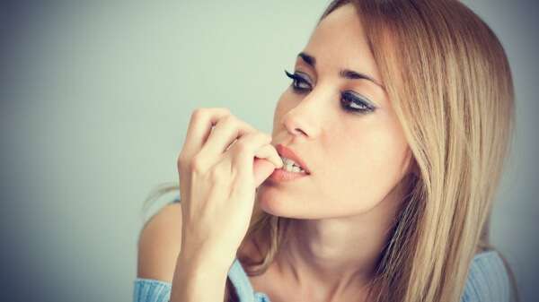 Cắn móng tay: Mối nguy bất ngờ 34 can-mong-tay-moi-nguy-bat-ngo