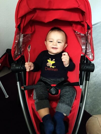 Chết cười trước phản ứng bất ngờ của bé Damian - con trai Lý Thanh Thảo khi... gặp gái 30