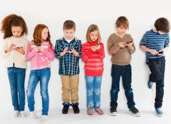 Chiêu hay đối phó với con nghiện smartphone 33 Chiêu hay đối phó với con nghiện smartphone