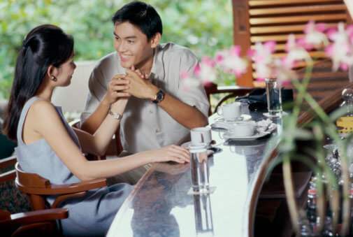 Chồng có tiền nhưng không có tình, "phi công trẻ" có tình nhưng không có tiền 33 Chồng có tiền nhưng không có tình, "phi công trẻ" có tình nhưng không có tiền 5