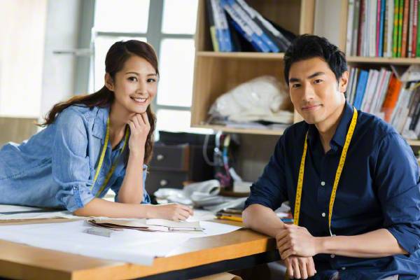 Chồng thương vợ thật lòng sẽ có 6 biểu hiện này... 7