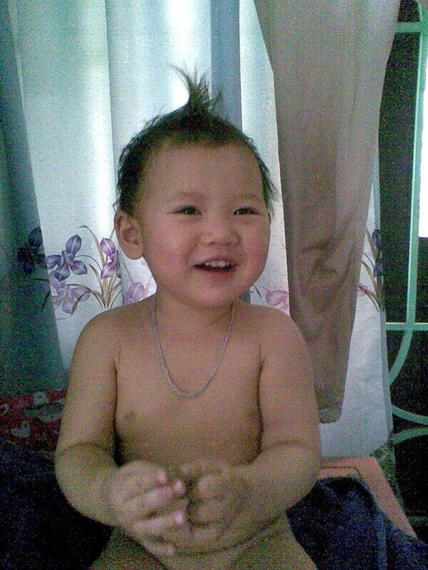 Chúc mừng bé đoạt giải Bé được Kiss nhiều nhất tháng 4 20