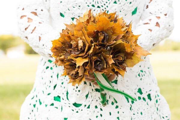 Cô dâu 22 tuổi tự tay làm váy cưới cho chính mình 17