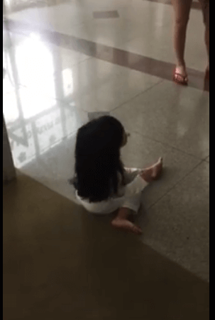 Cô giáo trường mầm non quốc tế đánh trẻ trong nhà vệ sinh 40 Cô giáo trường mầm non quốc tế đánh trẻ trong nhà vệ sinh 12